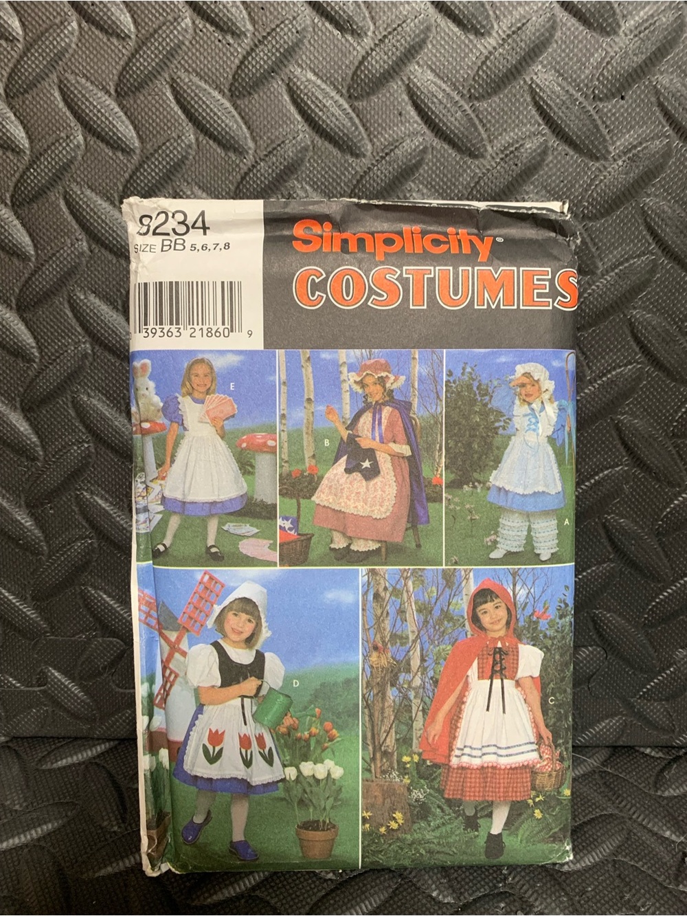 Vintage Simplicity Kids Costumes Pattern - from 1998. Uncut. Size 5-8